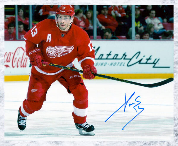 Pavel Datsyuk Detroit Red Wings Autographed 8x10