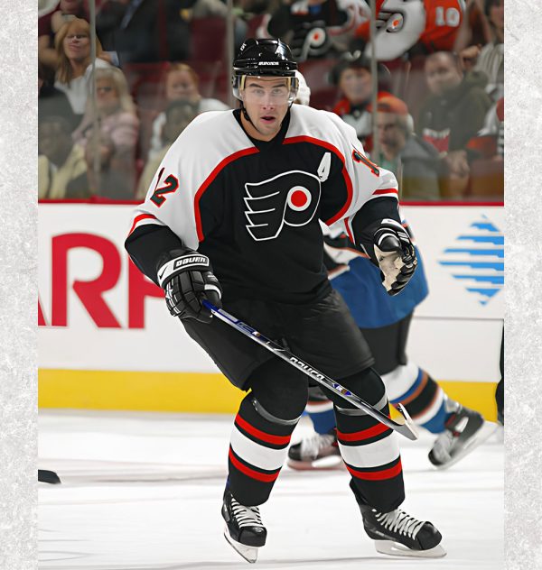 Simon Gagne Pre-Order Philadelphia Flyers Autographed 8x10 (1)
