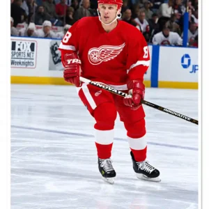 Igor Larionov Pre-Order Detroit Red Wings Autographed 8x10 (1)