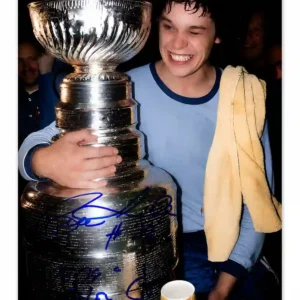 Pierre Larouche Montreal Canadiens Autographed 8x10