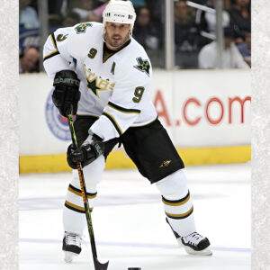 Mike Modano Pre-Order Dallas Stars Autographed 8x10 (3)
