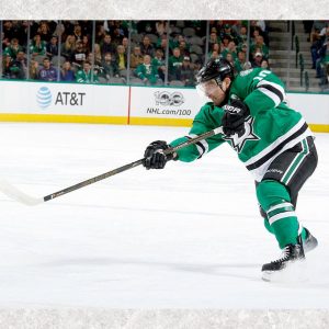 Patrick Sharp Pre-Order Dallas Stars Autographed 8x10 (1)