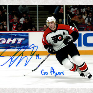 Simon Gagne Philadelphia Flyers Autographed 8x10